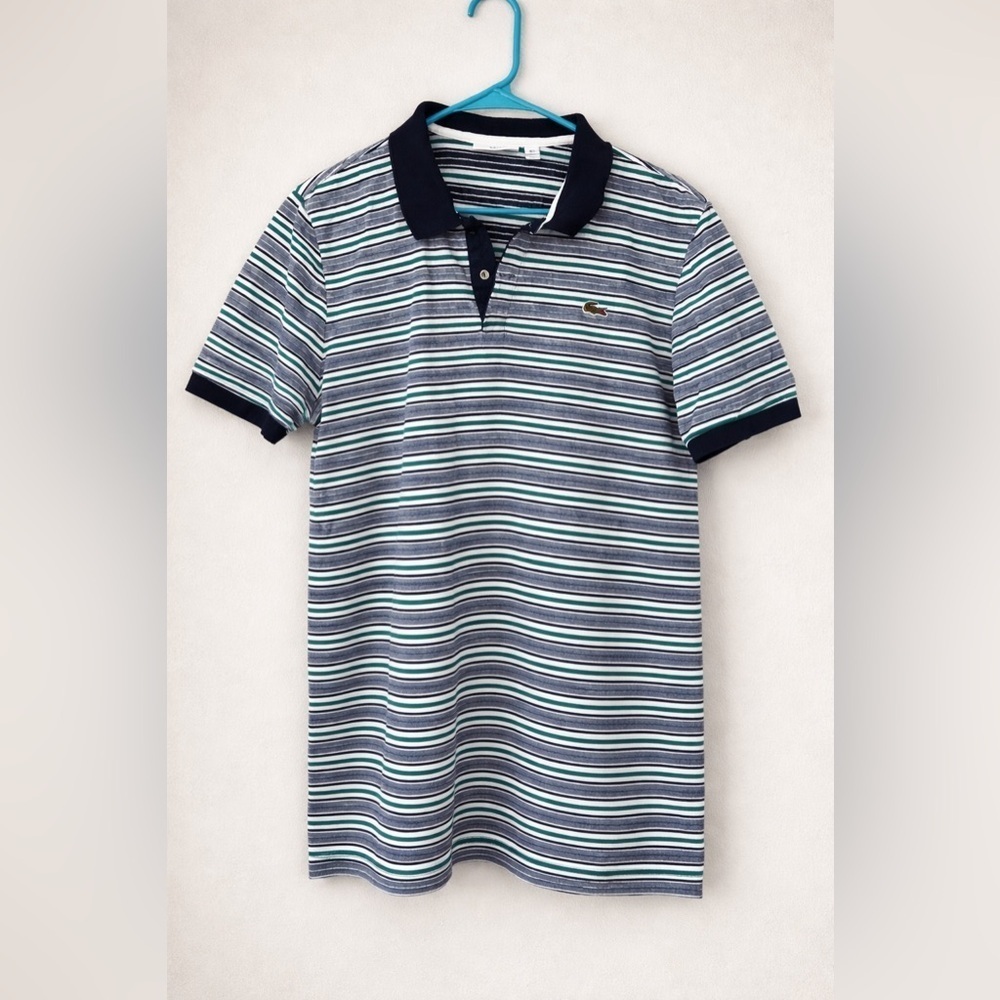 Lacoste men's short-sleeve striped performance polo shirt.
size L